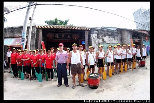 新龙舟制造现场 今年端午龙舟赛或将再现合浦西门江